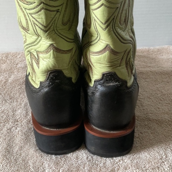 ARIAT cowboy boots - Picture 2 of 9